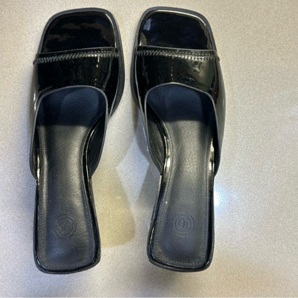 Urban outfitters black patent slide